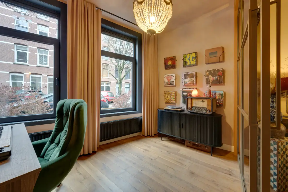Warm Colors and a Small Garden in a Well-Planned Amsterdam Apartment 4 cozy-well-planned-amsterdam-apartment-small-garden