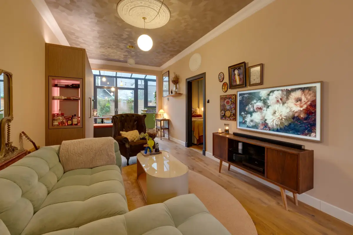Warm Colors and a Small Garden in a Well-Planned Amsterdam Apartment 7 cozy-well-planned-amsterdam-apartment-small-garden