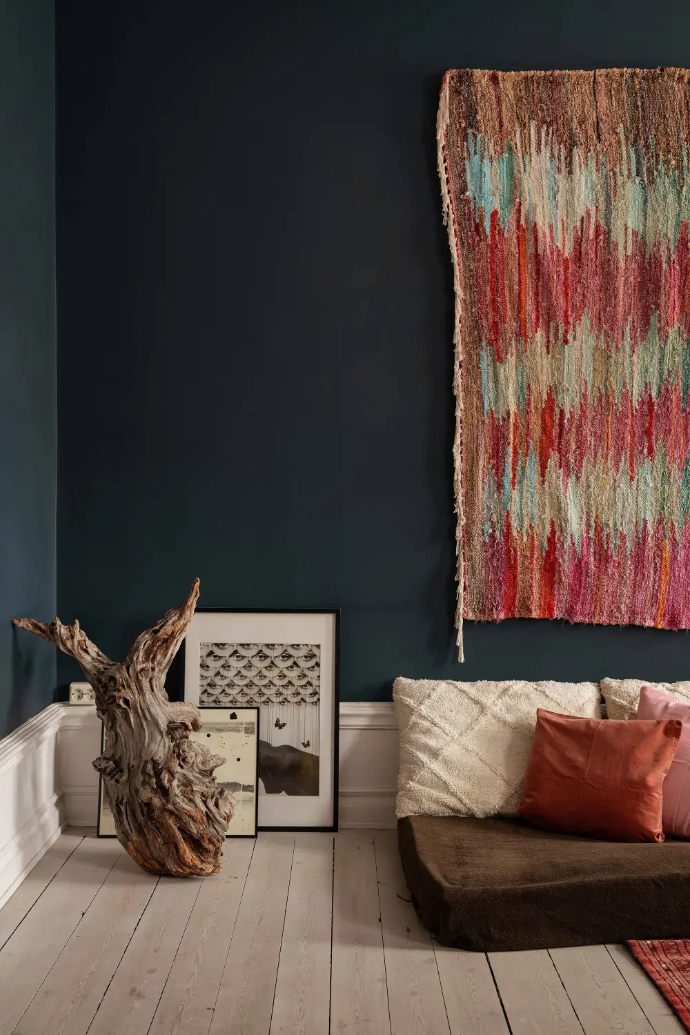 Dark Tones and Industrial Elements in a Late 19th-Century Apartment 2 dark-wall-colors-stockholm-apartment