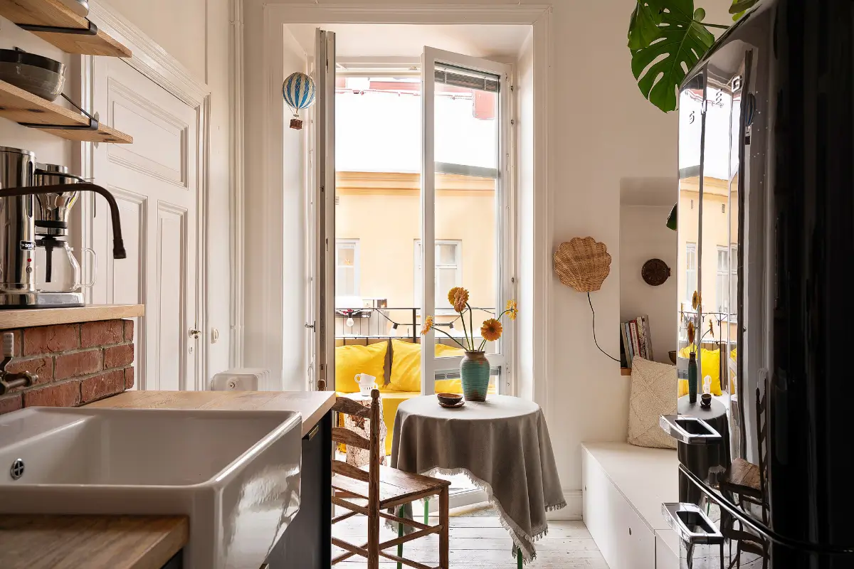Dark Tones and Industrial Elements in a Late 19th-Century Apartment 13 dark-wall-colors-stockholm-apartment