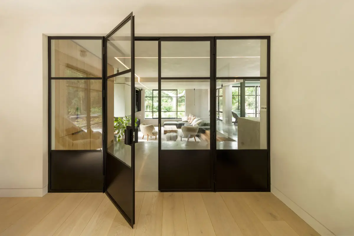A Bespoke Oak and Concrete Kitchen by Inglish Hall Transforms a Mid-Century Home 10 dulwich-kitchen-inglis-hall-nordroom