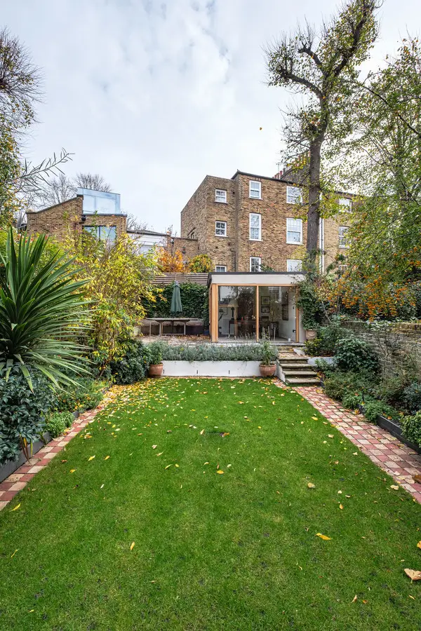 A Modern Extension for a Grand Victorian Family Villa in London 29 extended-renovated-victorian-family-villa-london