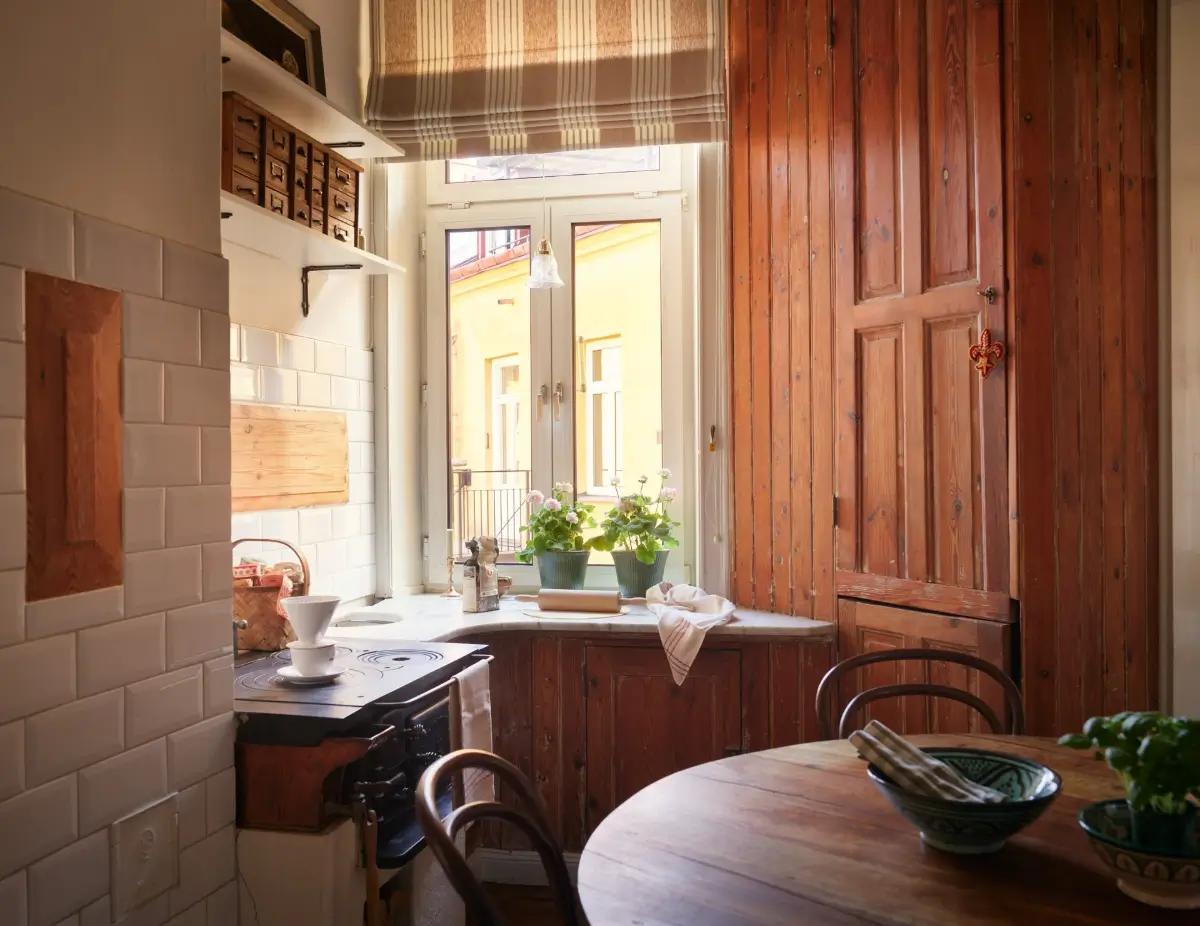 Cozy Spaces and Unique Historical Elements in a Stockholm Apartment 14 historic-character-cozy-one-bedroom-apartment-sodermalm-stockholm-nordroom