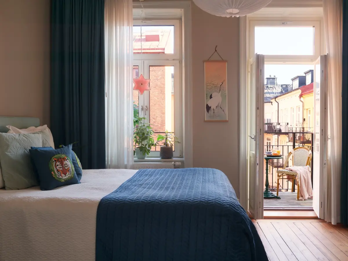 Cozy Spaces and Unique Historical Elements in a Stockholm Apartment 18 historic-character-cozy-one-bedroom-apartment-sodermalm-stockholm-nordroom