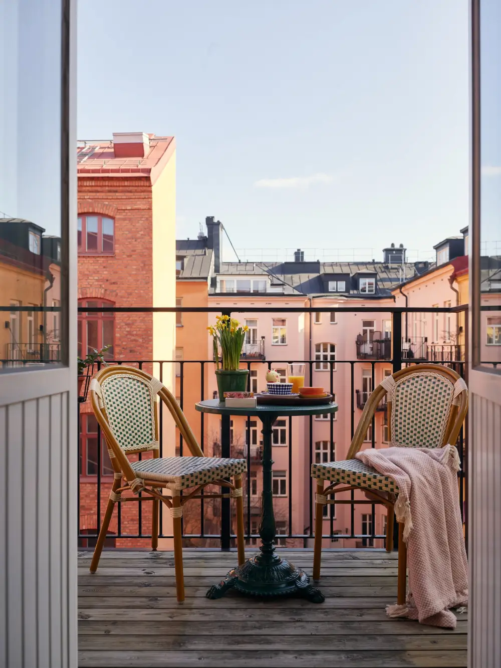 Cozy Spaces and Unique Historical Elements in a Stockholm Apartment 22 historic-character-cozy-one-bedroom-apartment-sodermalm-stockholm-nordroom