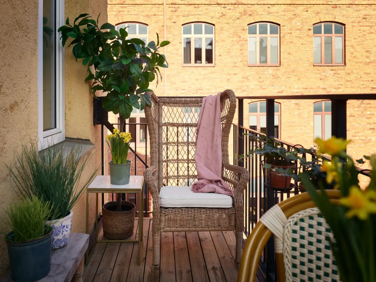 Cozy Spaces and Unique Historical Elements in a Stockholm Apartment 23 historic-character-cozy-one-bedroom-apartment-sodermalm-stockholm-nordroom