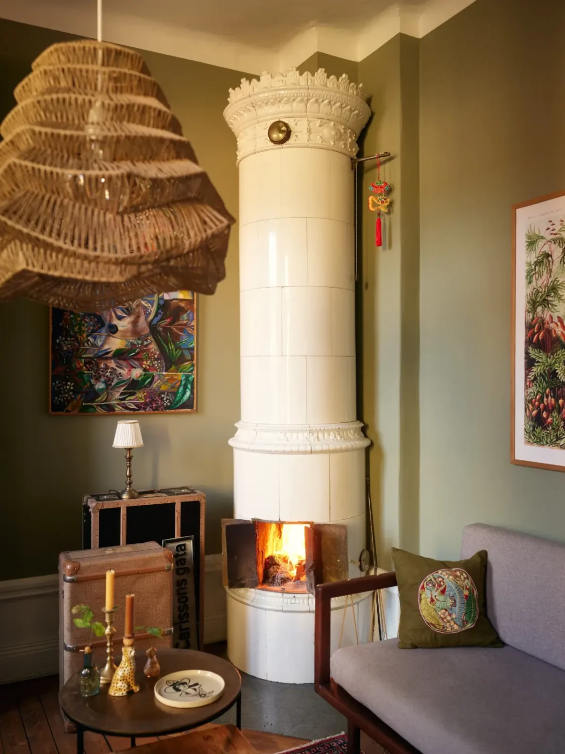 Cozy Spaces and Unique Historical Elements in a Stockholm Apartment 4 historic-character-cozy-one-bedroom-apartment-sodermalm-stockholm-nordroom