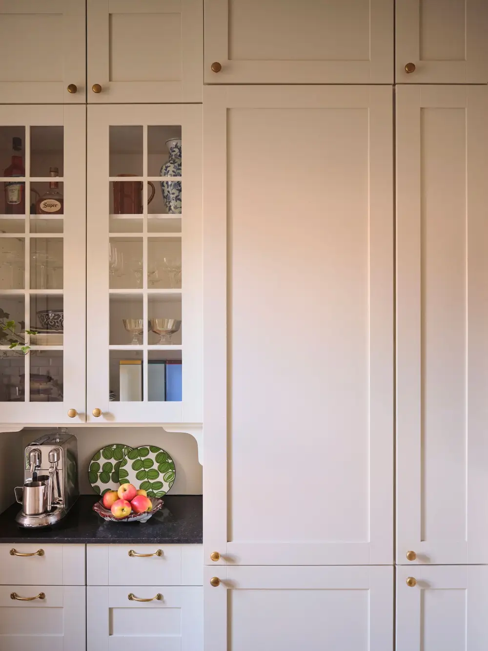 A Decorative Fireplace and Classic Touches in a 592 sq ft Stockholm Apartment 21 large-windows-period-features-renovated-early-20th-century-apartment-nordroom