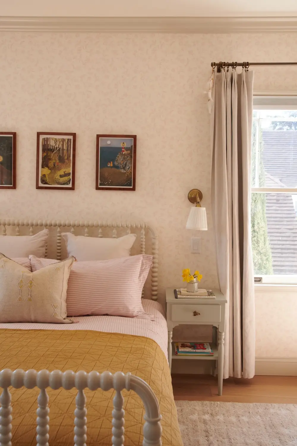 Light and Dark Tones in a Beautiful Windsor Square Home 11 light-and-dark-windsor-square-house-los-angeles