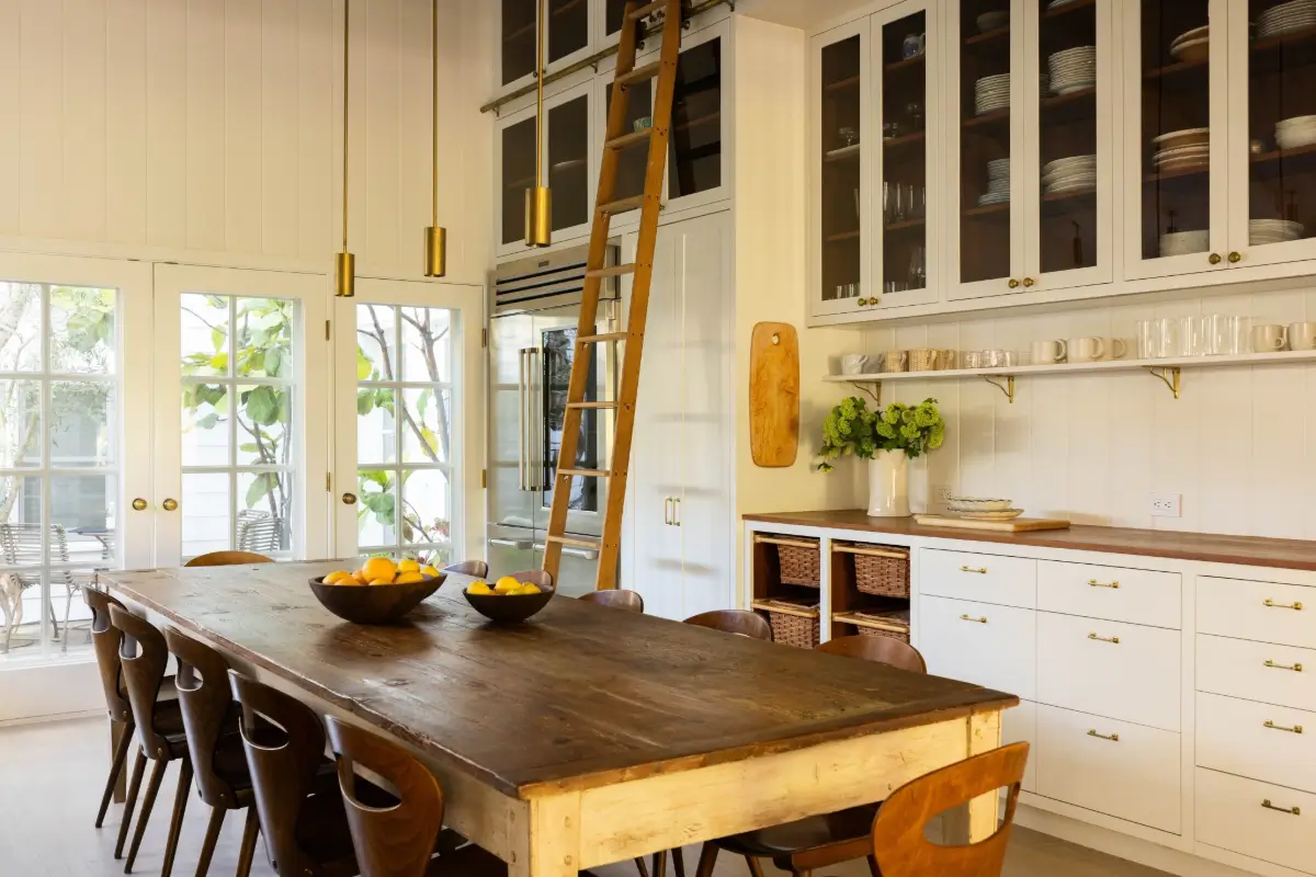 Pitched Ceilings and Light-Filled Spaces in a Venice Canals Home 10 light-filled-house-venice-canals-los-angeles