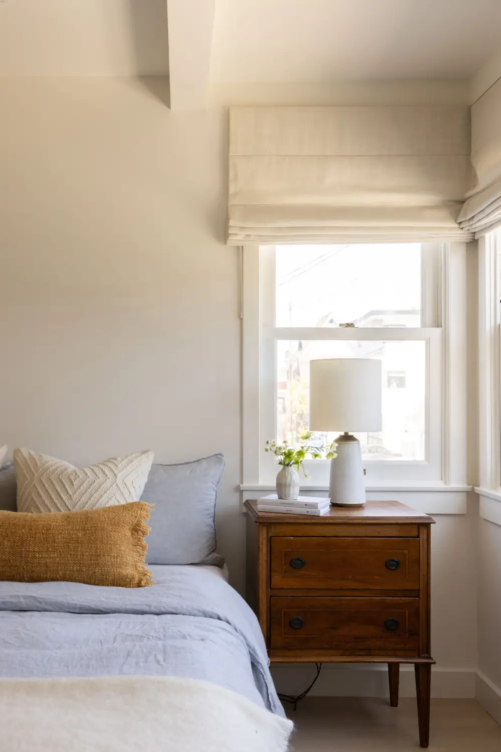 Pitched Ceilings and Light-Filled Spaces in a Venice Canals Home 19 light-filled-house-venice-canals-los-angeles