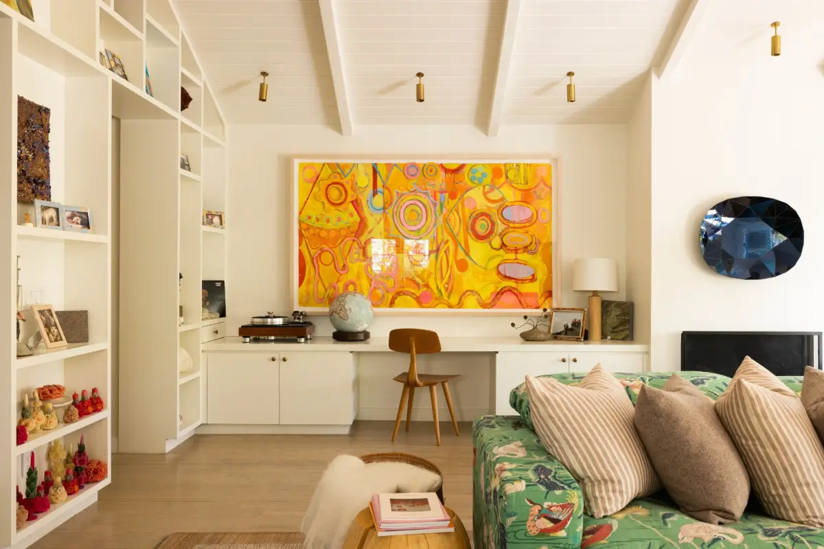 Pitched Ceilings and Light-Filled Spaces in a Venice Canals Home 4 light-filled-house-venice-canals-los-angeles