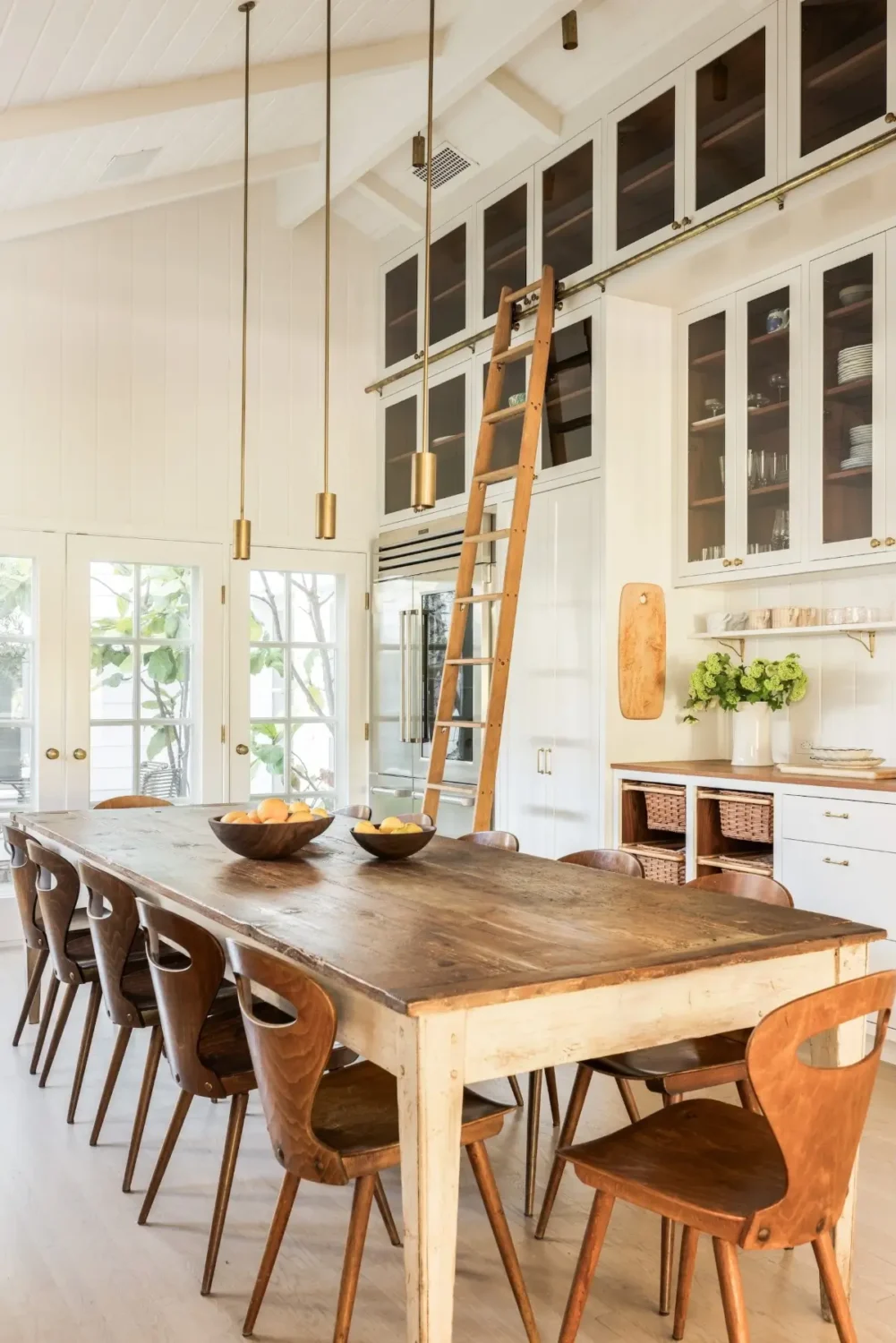 Pitched Ceilings and Light-Filled Spaces in a Venice Canals Home 9 light-filled-house-venice-canals-los-angeles