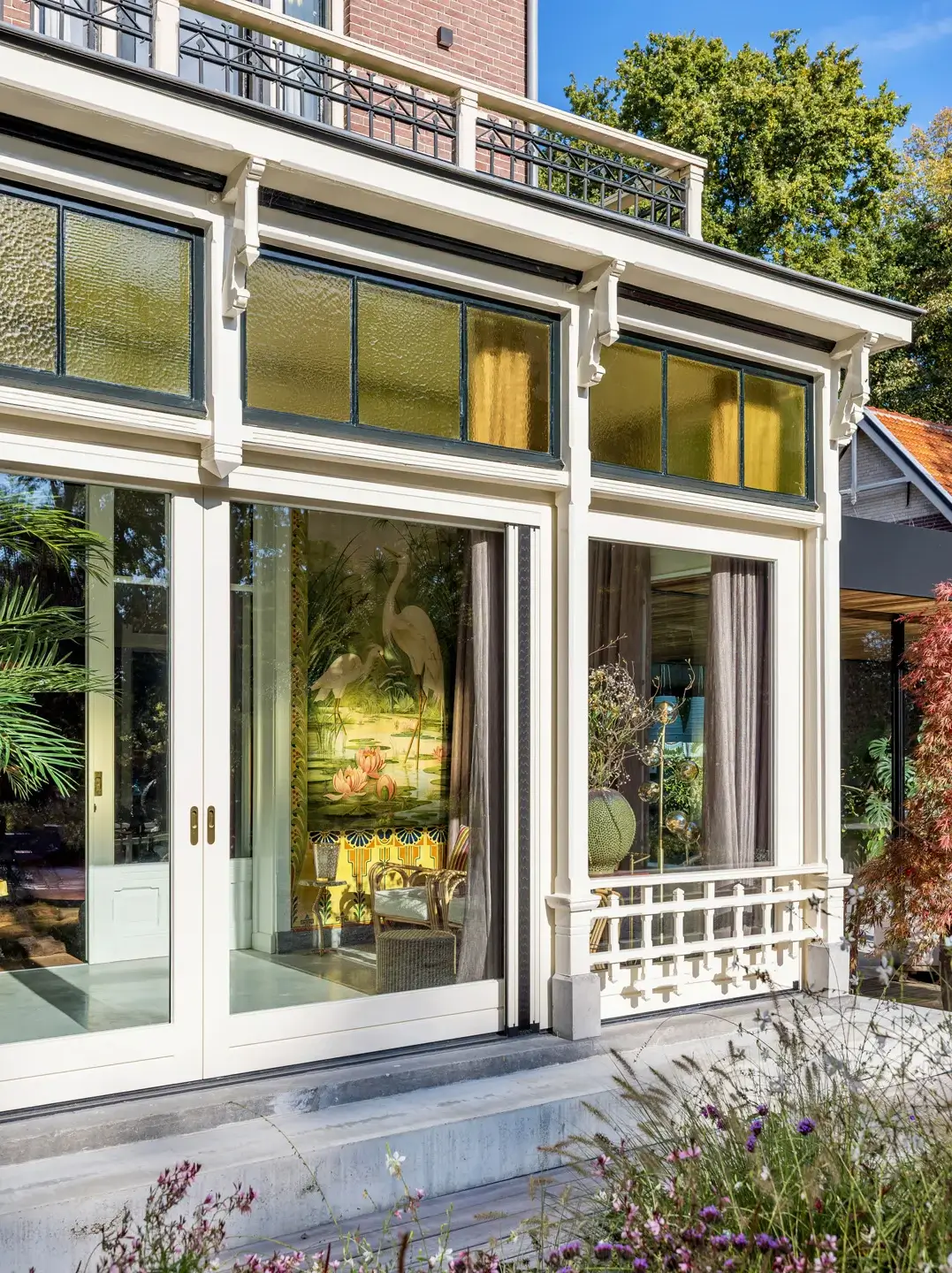 Luxurious Interiors and Natural Materials in A Historic City Villa 12 natural-materials-world-influences-luxurious-home-netherlands