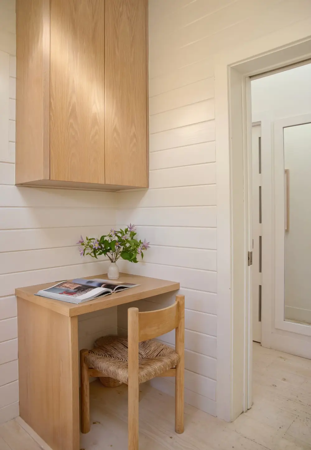 Natural Materials and Light-Filled Spaces in a Malibu Beach House 10 pink-beach-house-paradise-cove-malibu