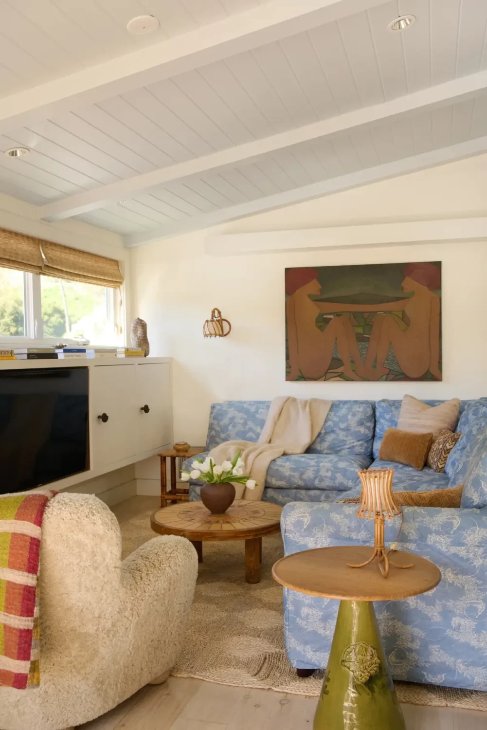 Natural Materials and Light-Filled Spaces in a Malibu Beach House 2 pink-beach-house-paradise-cove-malibu