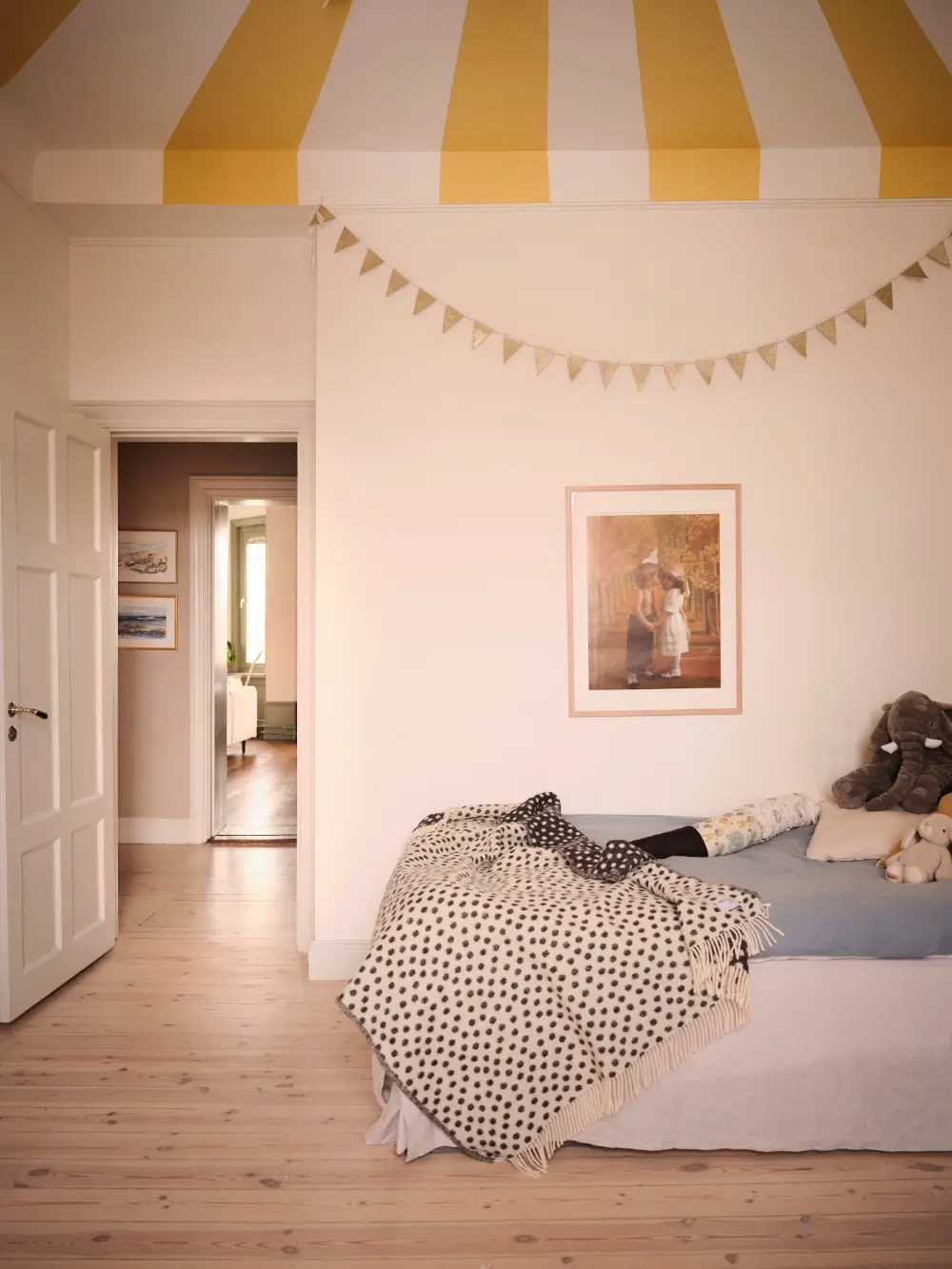 A Spacious Turn-of-the-Century Apartment Painted in Pink, Beige, and Green Tones 26 pink-green-beige-tones-spacious-turn-of-the-century-apartment-stockholm-nordroom