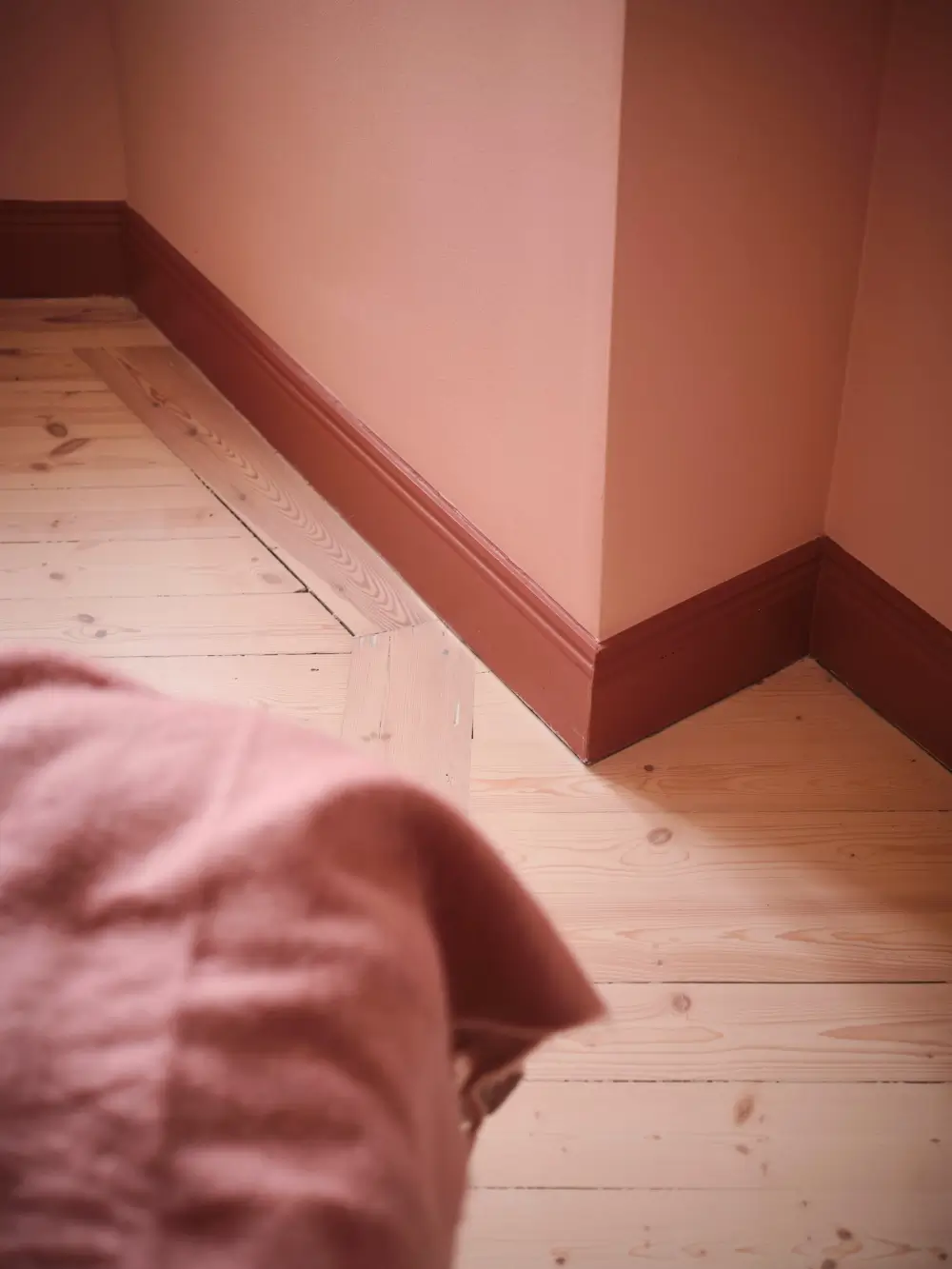 A Spacious Turn-of-the-Century Apartment Painted in Pink, Beige, and Green Tones 17 pink-green-beige-tones-spacious-turn-of-the-century-apartment-stockholm-nordroom