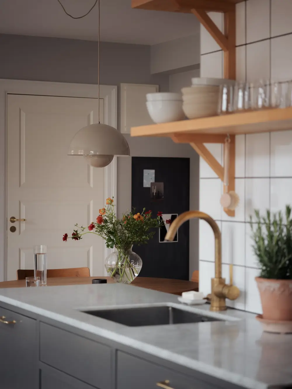 A Serene Duplex Apartment Pairs Period Elements with Modern Comforts 12 renovated-19th-century-duplex-apartment-sweden-nordroom