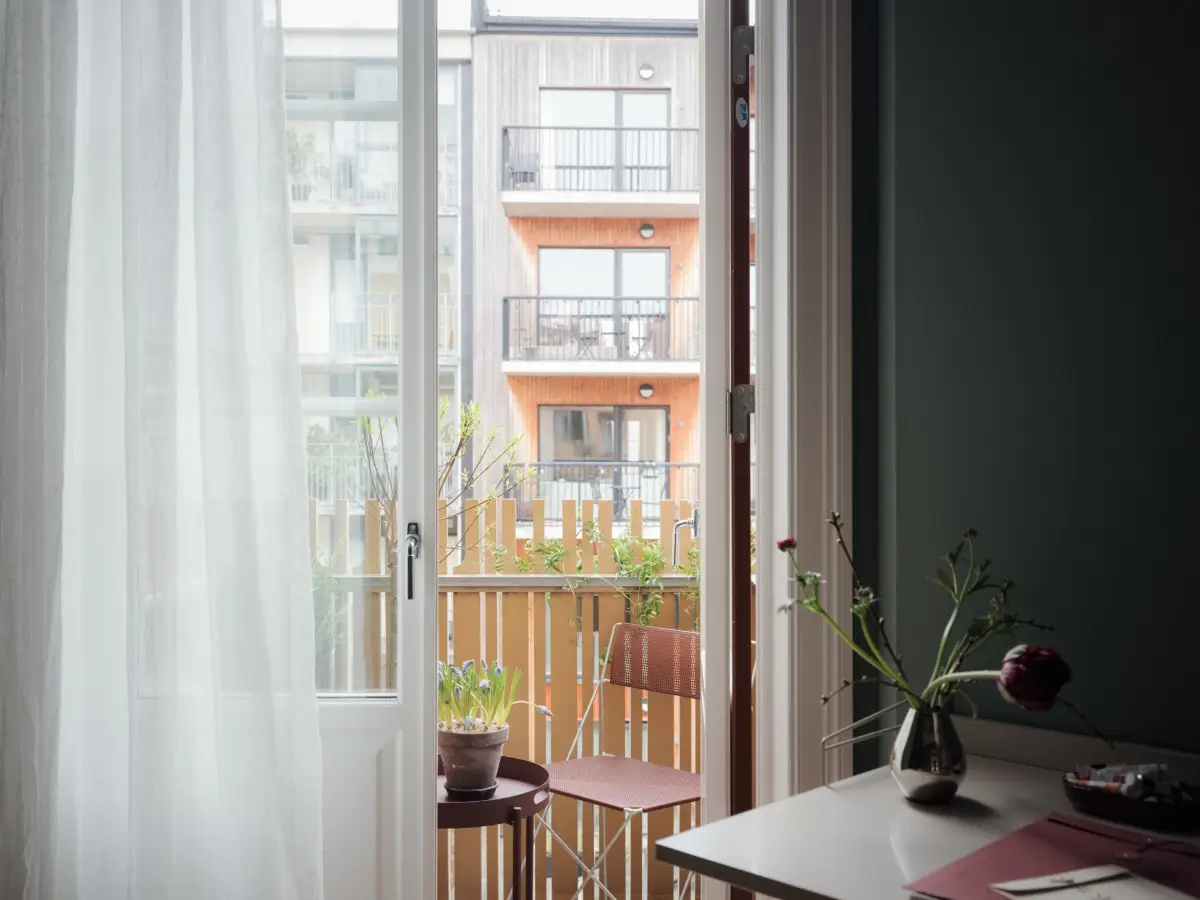 A Serene Duplex Apartment Pairs Period Elements with Modern Comforts 22 renovated-19th-century-duplex-apartment-sweden-nordroom