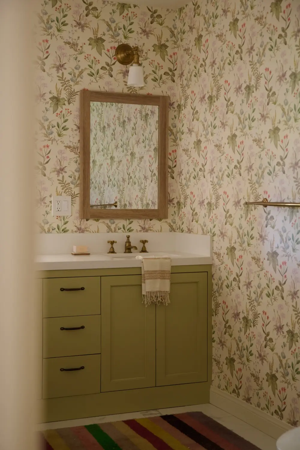 50 Bathroom Wallpaper Ideas Adding Color, Style, and Expression 65 renovated-california-ranch-los-angeles