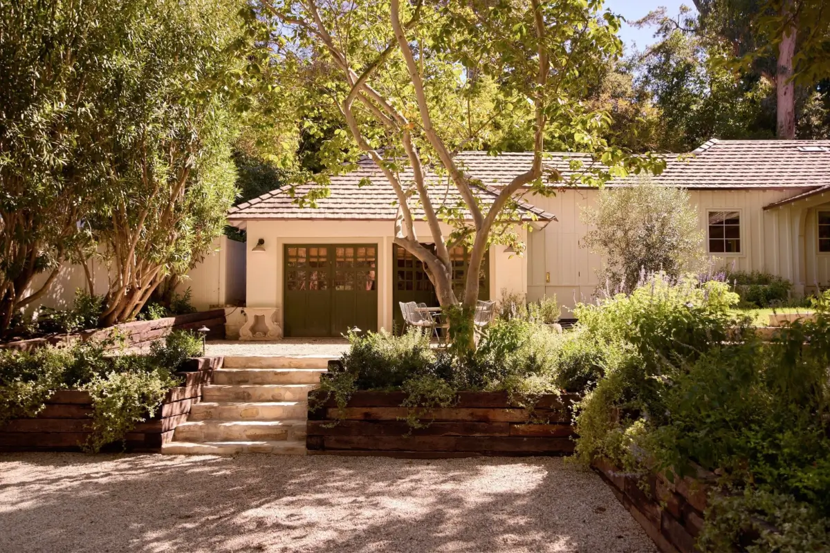 A Renovated Single-Story California Ranch with a Lush Garden 26 renovated-california-ranch-los-angeles