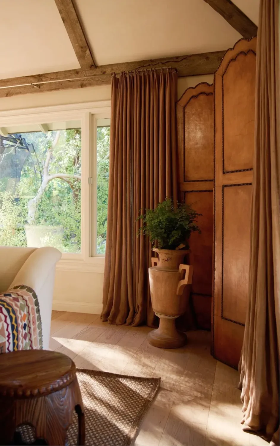 A Renovated Single-Story California Ranch with a Lush Garden 5 renovated-california-ranch-los-angeles
