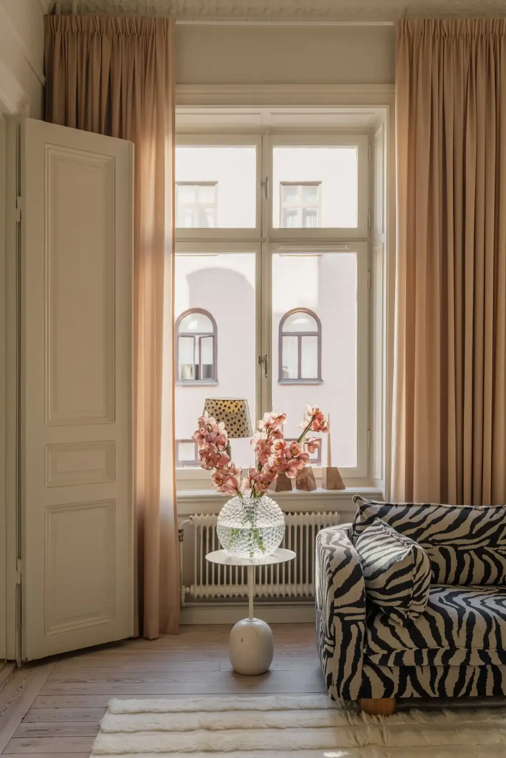 Turn-of-the-Century Charm and Design Classics in a Stockholm Apartment 6 renovated-turn-of-the-century-apartment-stockholm-nordroom