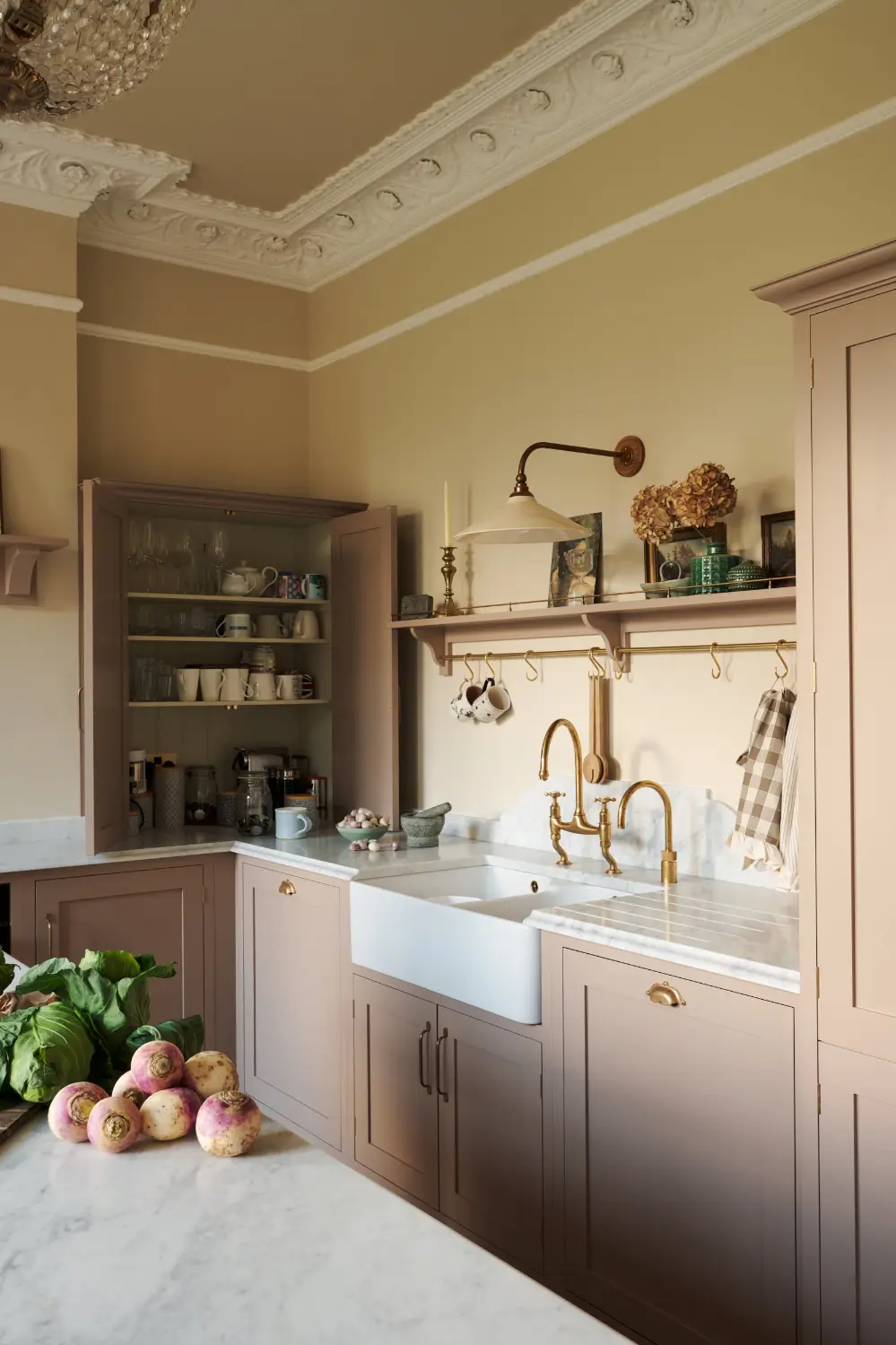A Romantic Pink deVOL Kitchen in an Edwardian Villa 10 romantic-light-pink-devol-shaker-kitchen-nordroom
