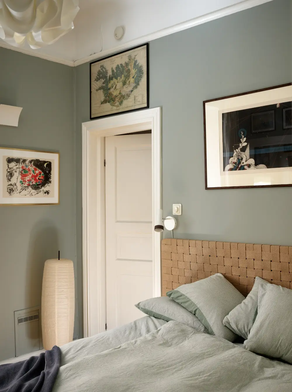 A Small Ground Floor Apartment with Cozy Nooks, Plants, and an IKEA Kitchen 18 small-ground-floor-apartment-stockholm-nordroom