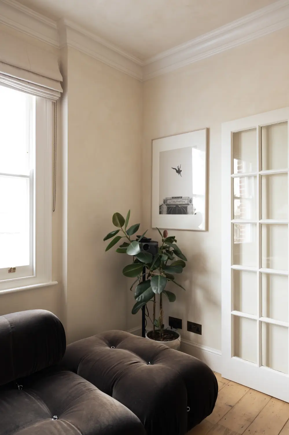 A Two-Bedroom Victorian Apartment with a Yellow Kitchen and a Roof Terrace 5 two-bedroom-victorian-apartment-yellow-kitchen-roof-terrace-nordroom