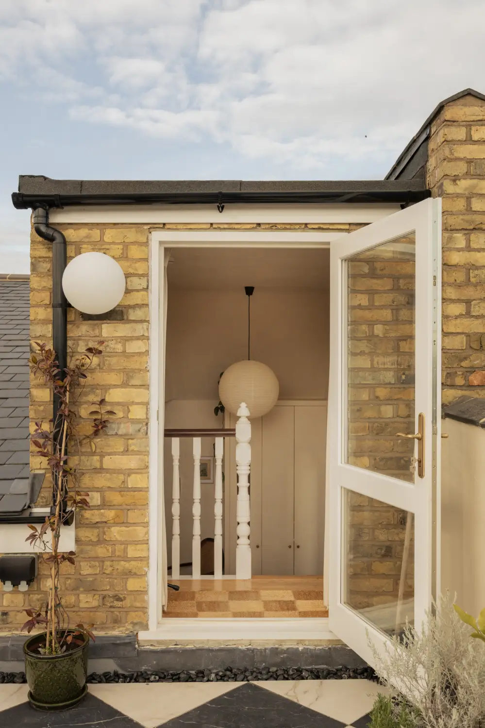 A Two-Bedroom Victorian Apartment with a Yellow Kitchen and a Roof Terrace 32 two-bedroom-victorian-apartment-yellow-kitchen-roof-terrace-nordroom