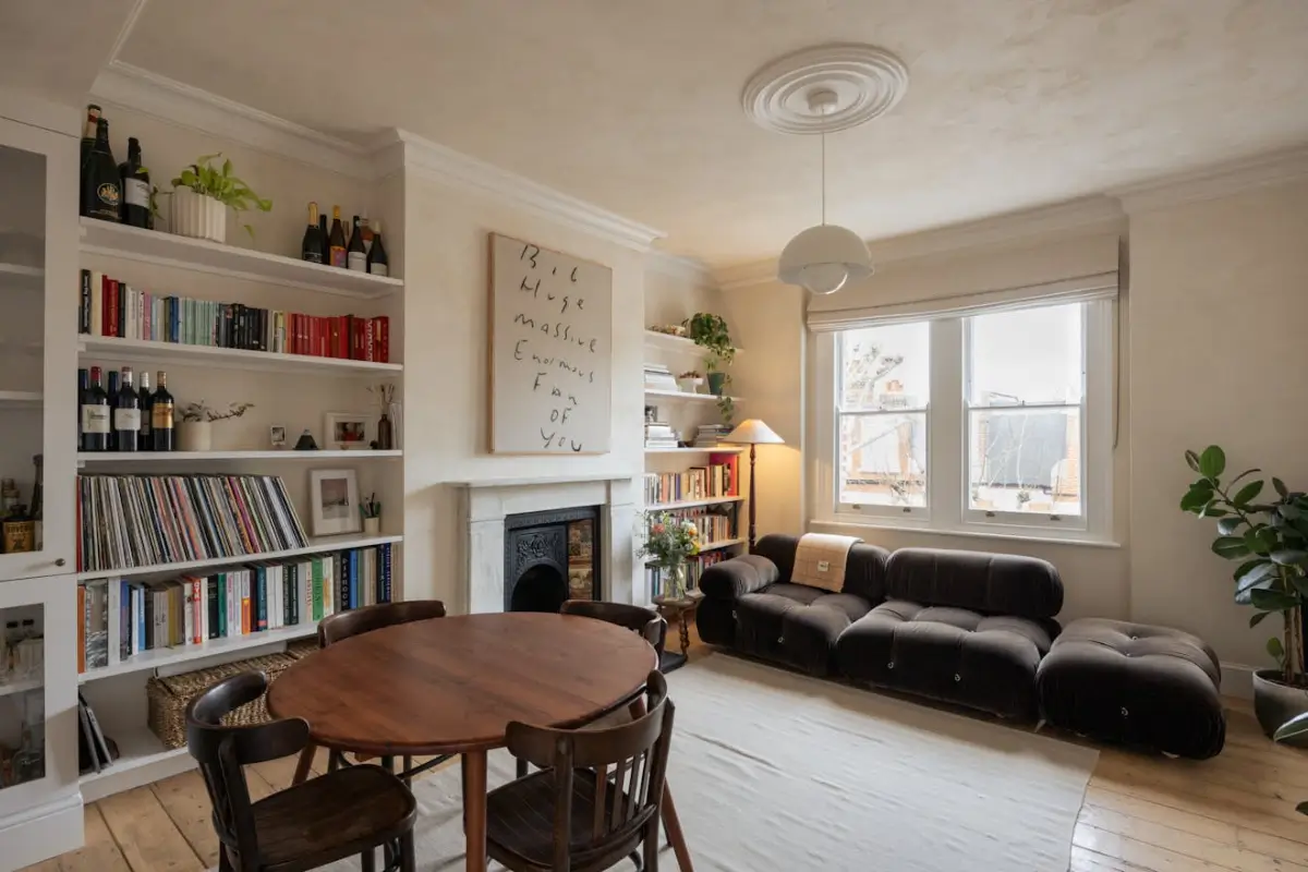 A Two-Bedroom Victorian Apartment with a Yellow Kitchen and a Roof Terrace 2 two-bedroom-victorian-apartment-yellow-kitchen-roof-terrace-nordroom