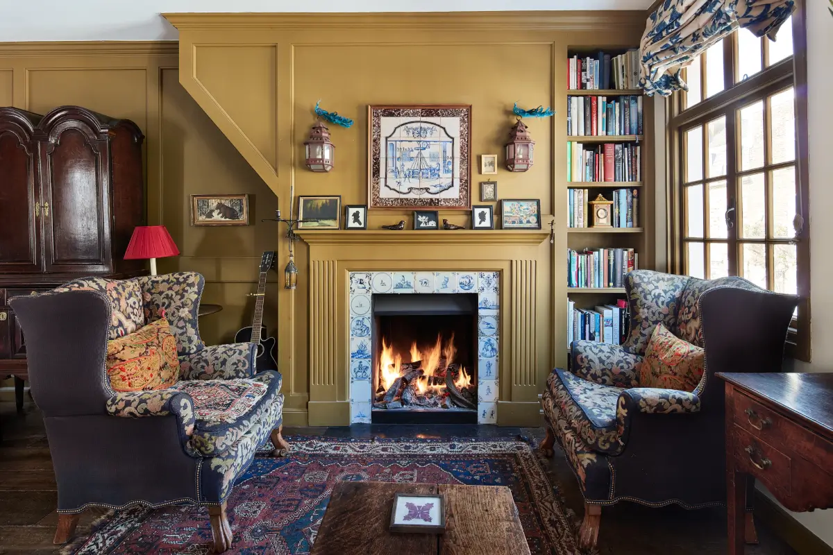 Rich Interiors and Historic Character in a Kensington Townhouse 1 antique-interiors-period-character-london-townhouse