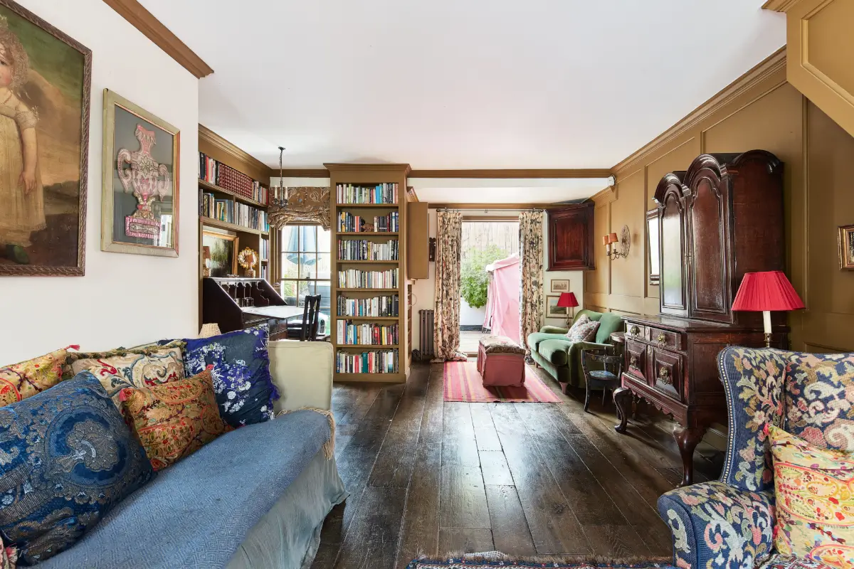Rich Interiors and Historic Character in a Kensington Townhouse 4 antique-interiors-period-character-london-townhouse