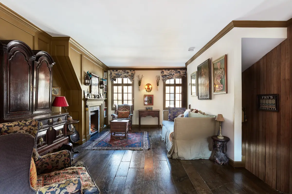 Rich Interiors and Historic Character in a Kensington Townhouse 3 antique-interiors-period-character-london-townhouse