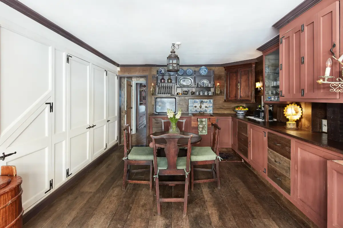 Rich Interiors and Historic Character in a Kensington Townhouse 11 antique-interiors-period-character-london-townhouse