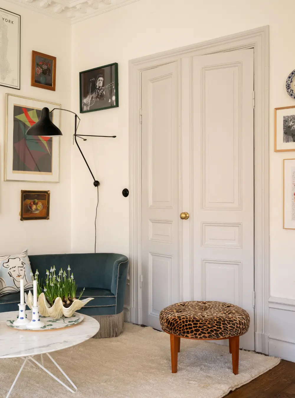 Josef Frank Designs in a Spacious Late 19th-Century Apartment 13 botanical-wallpaper-stockholm-apartment-nordroom