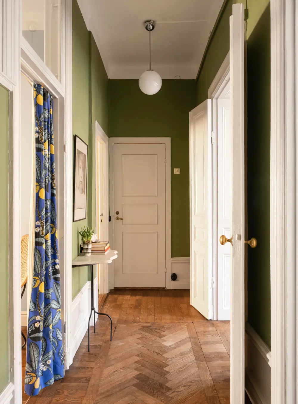 Josef Frank Designs in a Spacious Late 19th-Century Apartment 23 botanical-wallpaper-stockholm-apartment-nordroom