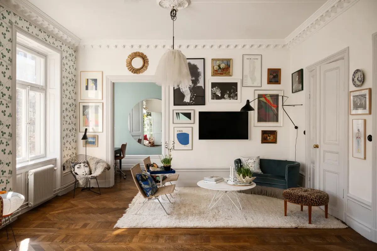 Josef Frank Designs in a Spacious Late 19th-Century Apartment 9 botanical-wallpaper-stockholm-apartment-nordroom