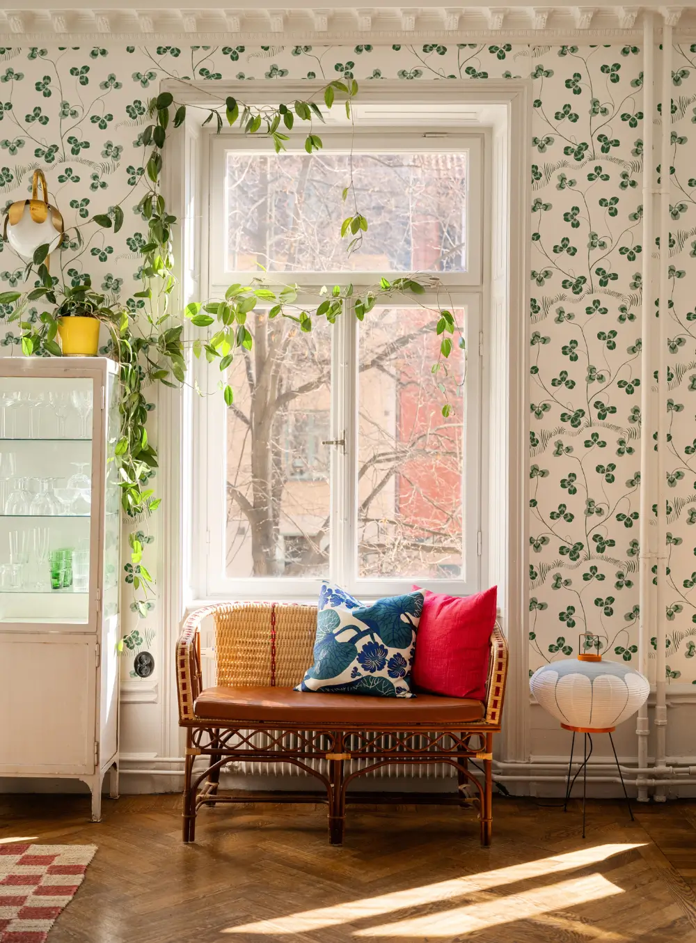 Josef Frank Designs in a Spacious Late 19th-Century Apartment 8 botanical-wallpaper-stockholm-apartment-nordroom