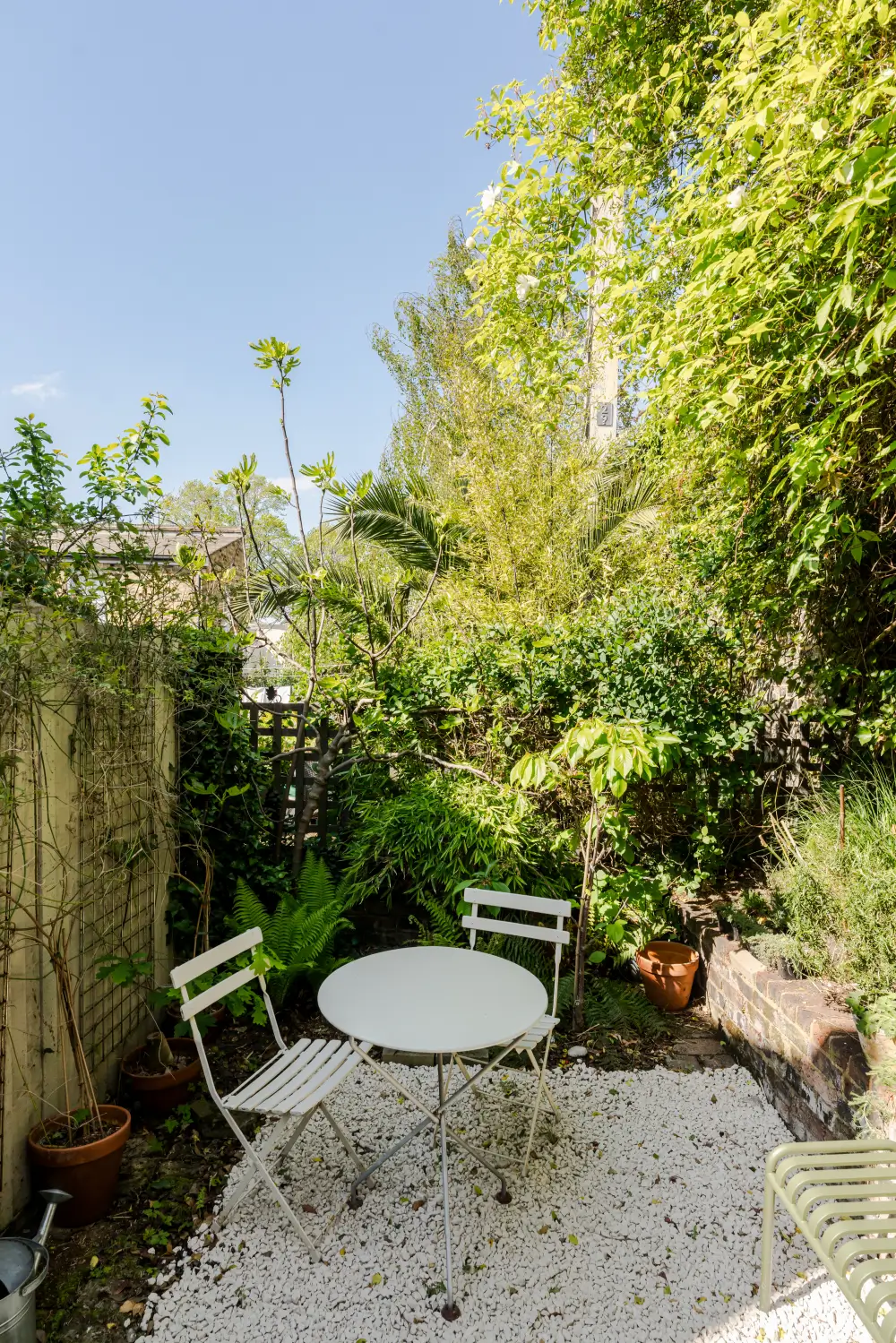 Bright Interiors Pair Modern Design with Victorian Elements in a London Apartment 20 bright-one-bedroom-london-apartment-garden-victorian-terrace
