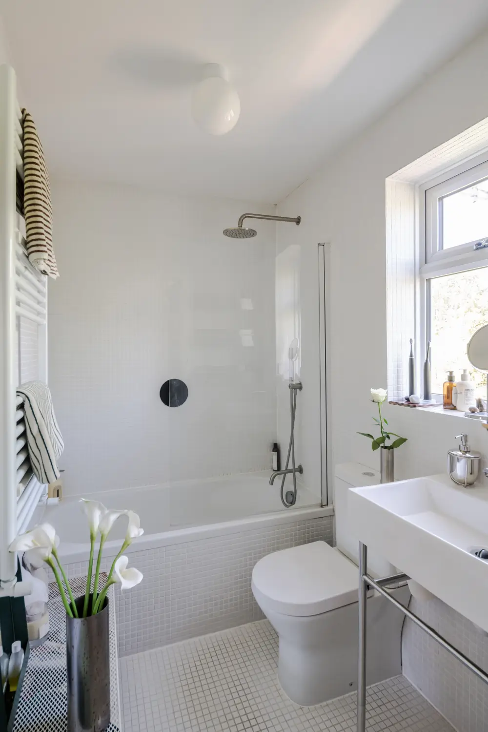 Bright Interiors Pair Modern Design with Victorian Elements in a London Apartment 17 bright-one-bedroom-london-apartment-garden-victorian-terrace