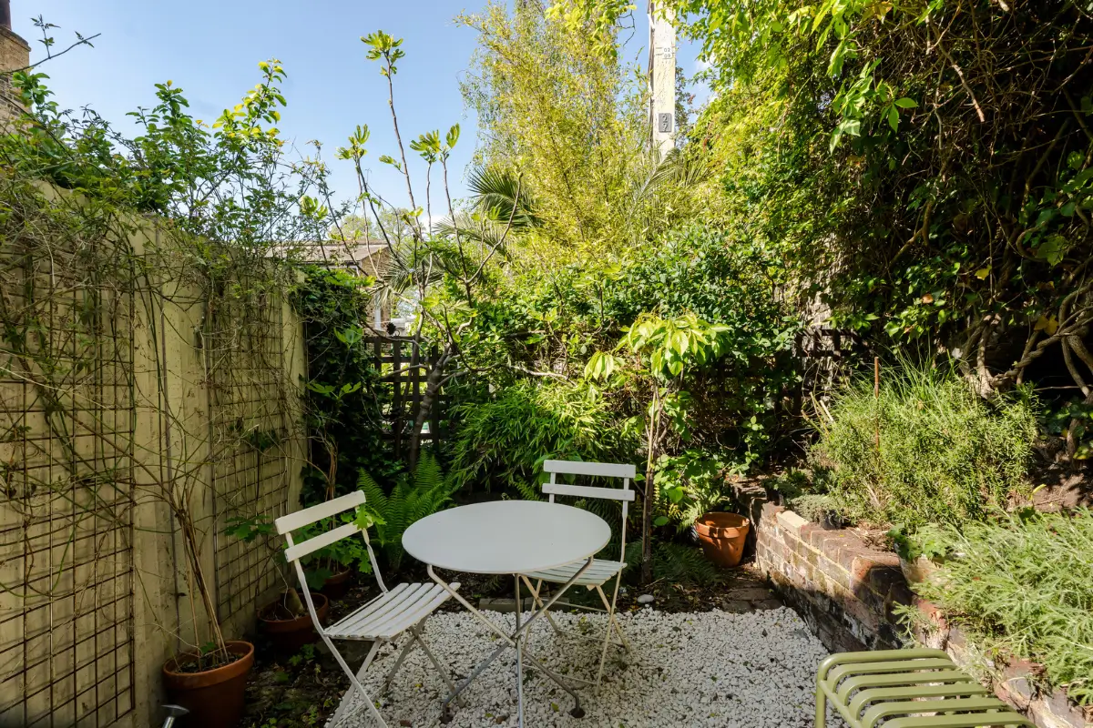 Bright Interiors Pair Modern Design with Victorian Elements in a London Apartment 19 bright-one-bedroom-london-apartment-garden-victorian-terrace
