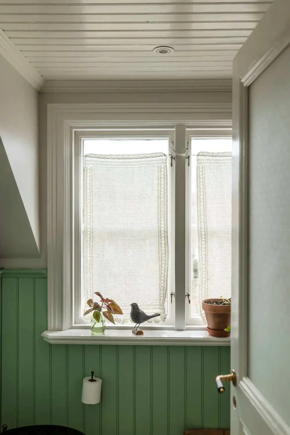 A Characteristic Swedish Family Home with a Tower Room 34 charming-swedish-family-home-tower-room-nordroom