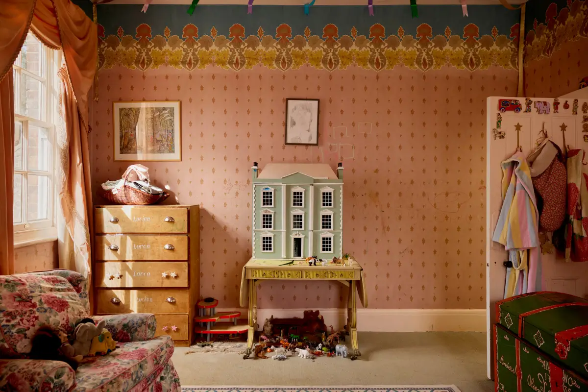 Playful and Colorful Interiors in a Grand Georgian House in the English Countryside 26 colorful-eclectic-art-filled-manor-house-england