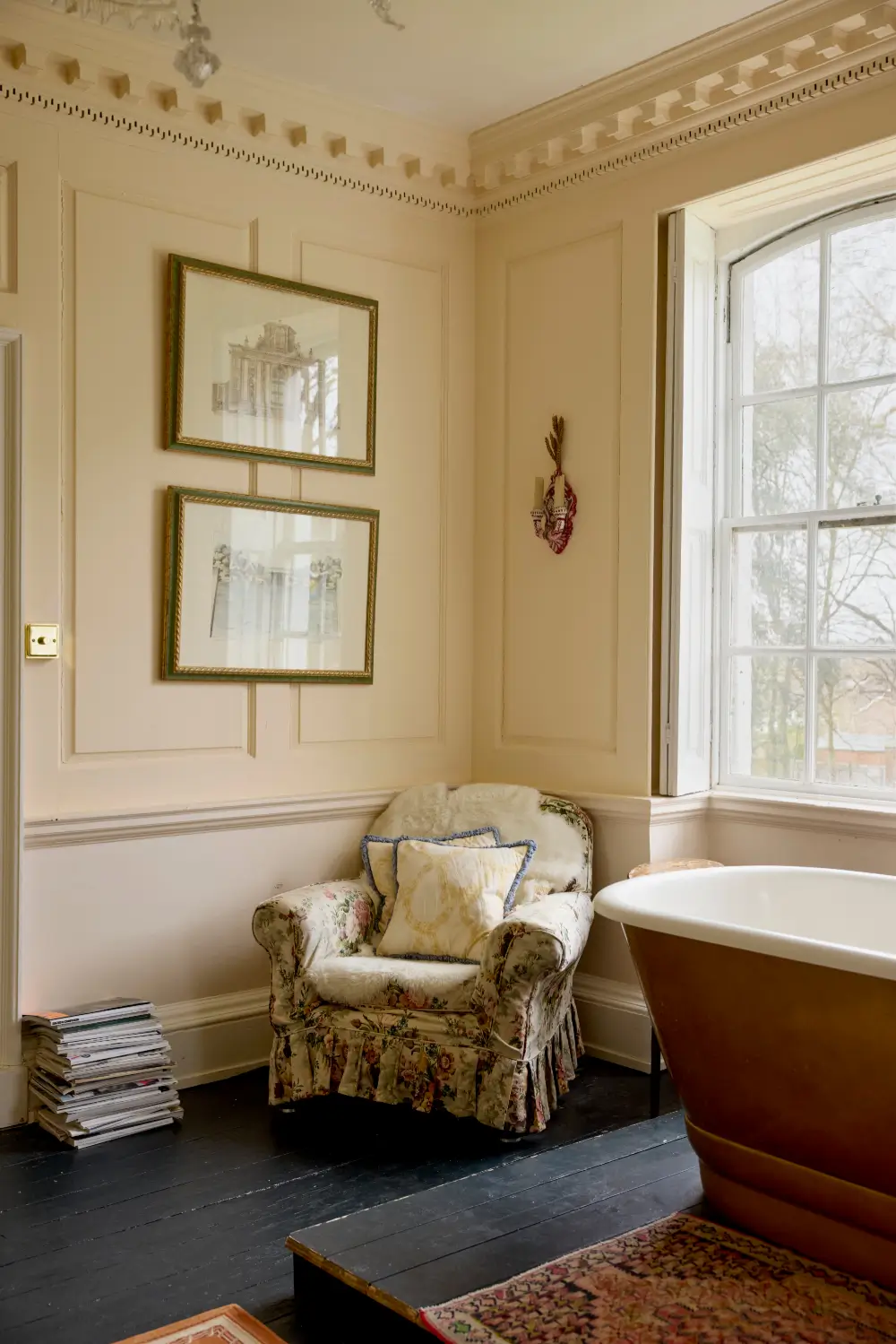 Playful and Colorful Interiors in a Grand Georgian House in the English Countryside 22 colorful-eclectic-art-filled-manor-house-england