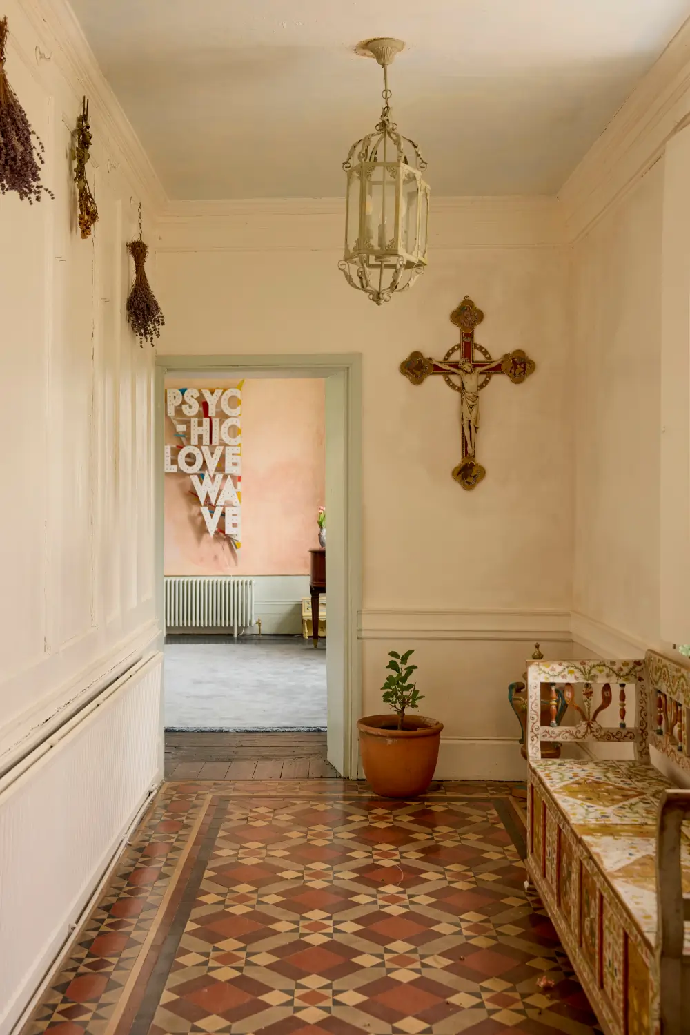 Playful and Colorful Interiors in a Grand Georgian House in the English Countryside 3 colorful-eclectic-art-filled-manor-house-england