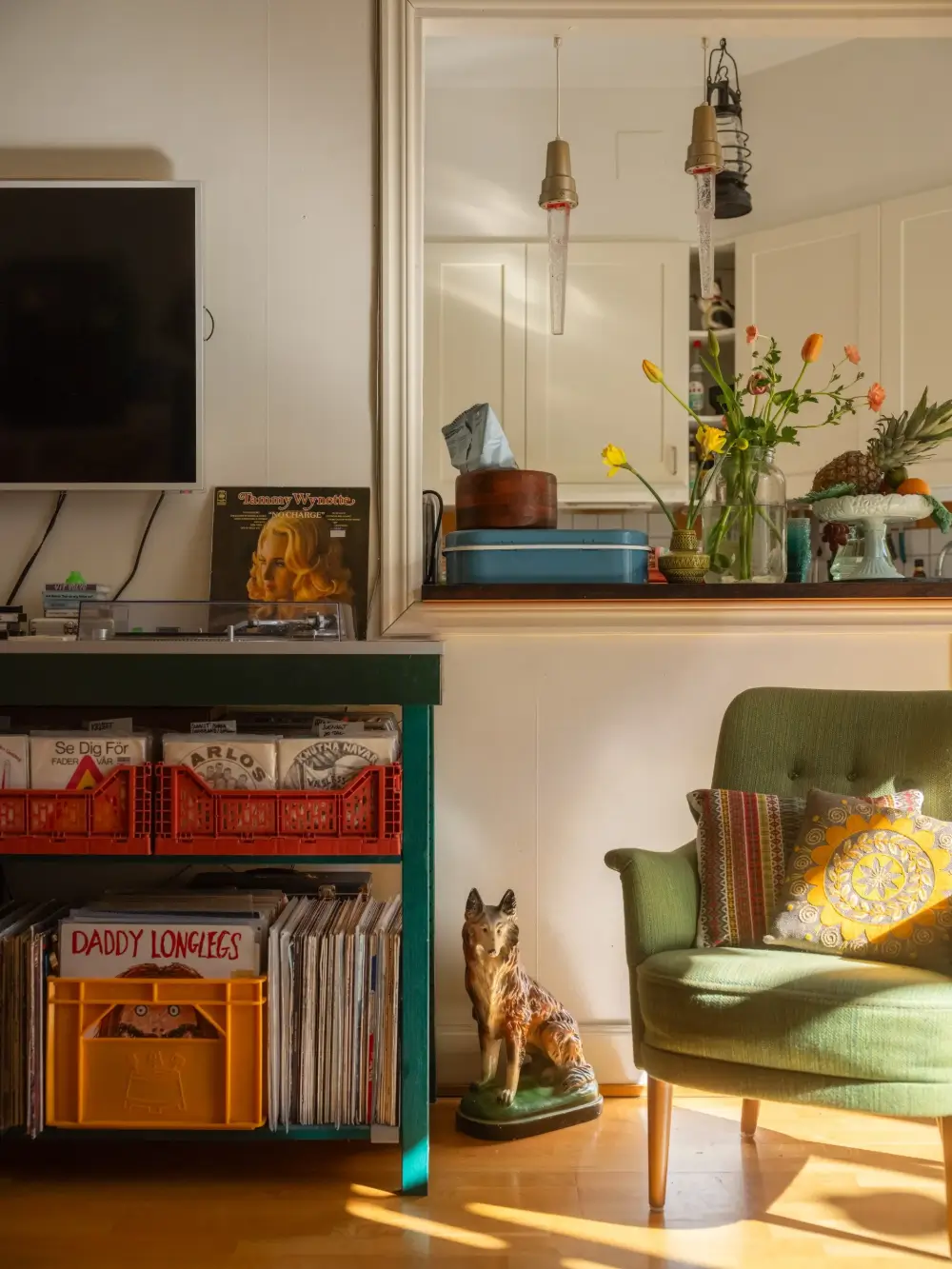 An Eclectic Family Apartment with a Private Patio Terrace 12 cozy-personal-1920s-family-apartment-stockholm-nordroom