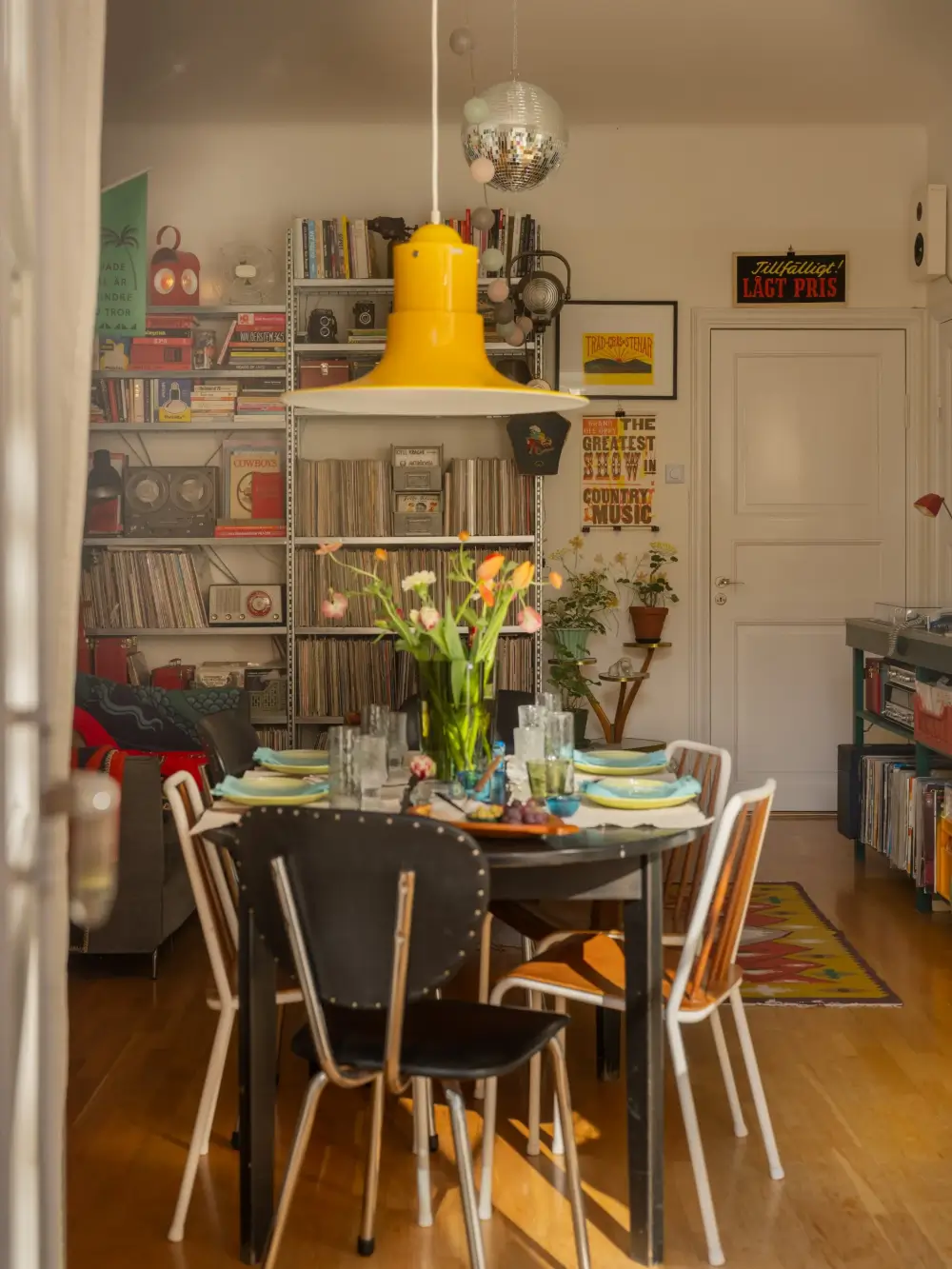 An Eclectic Family Apartment with a Private Patio Terrace 10 cozy-personal-1920s-family-apartment-stockholm-nordroom